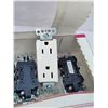 Image 2 : 2 Boxes of Receptacles