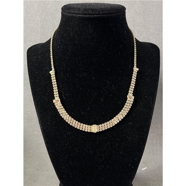Nice Vintage Rhinestone Necklace