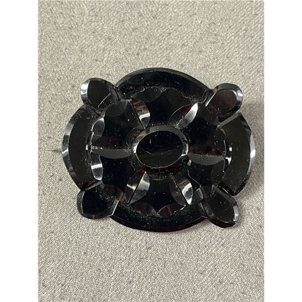 A Large Victorian (1880)Black Glass Mourning Brooch In Great Condition