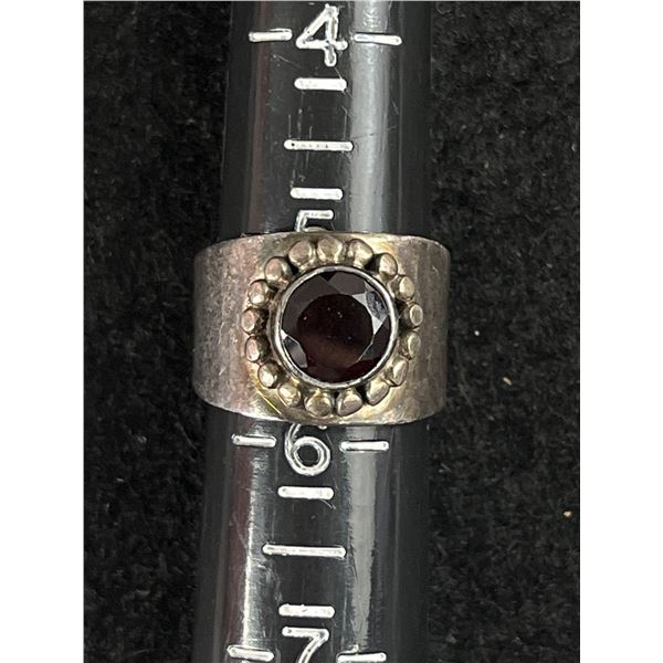 Very Nice Quality Vintage Sterling Ring with Large Garnets
