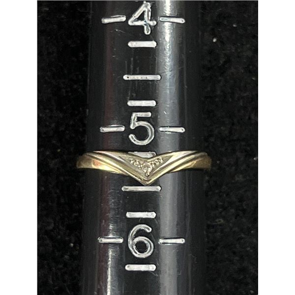 Small 10k Gold Ring with Small Diamonds 1 gr