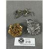 Image 2 : Lot of 3 Vintage Mid Century Brooches Rhinestone and Enamel