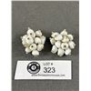 Image 4 : 2 Pairs of Vintage 1950's Milk Glass Earrings