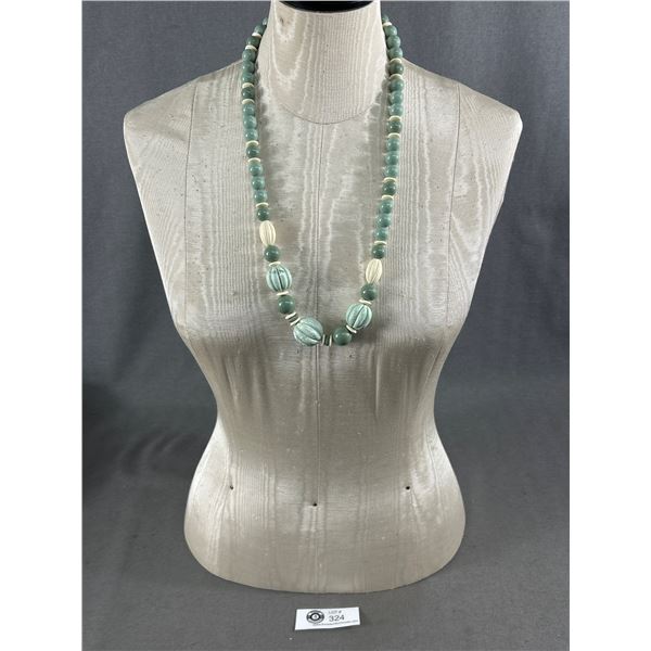 Very Nice Vintage Two Tone 1960's Necklace