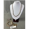 Image 1 : Classy Gold Plated Vintage Jewelry
