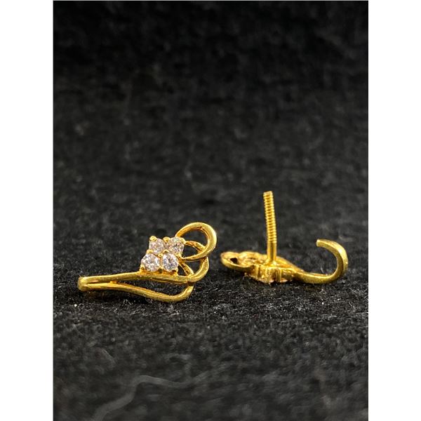 Lovely Pair of Vintage 10k Gold ( Tested) Screwback Earrings.Missing Backs. 3.12gr