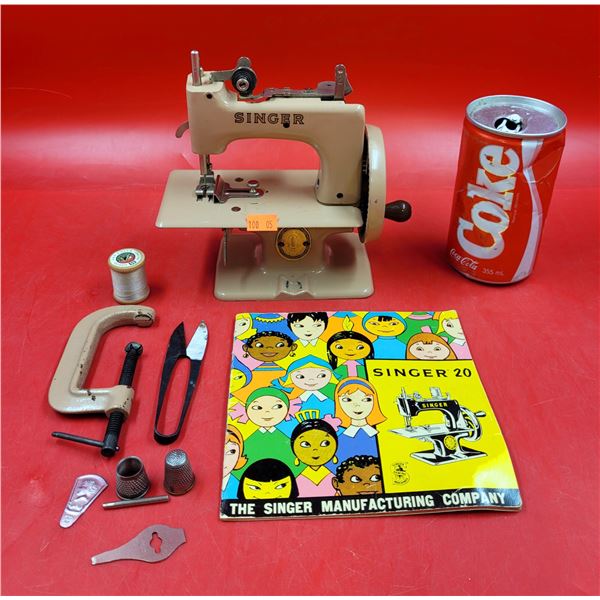 VTG Rare 1950's Singer SewHandy Child's Tan Sewing Machine Model 20