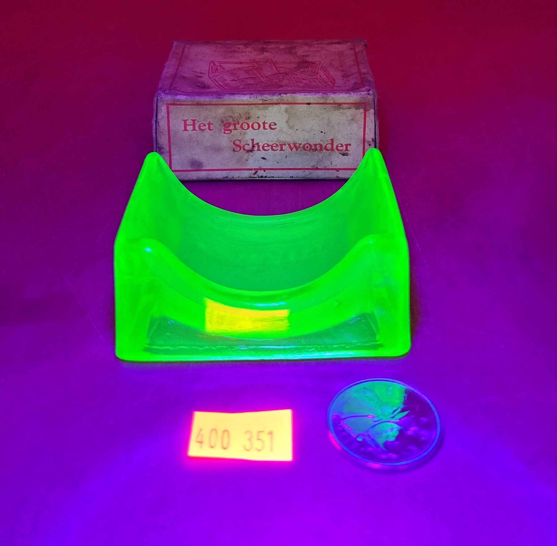 VTG Scheerwonder Uranium Glass Razor Hone/Sharpener