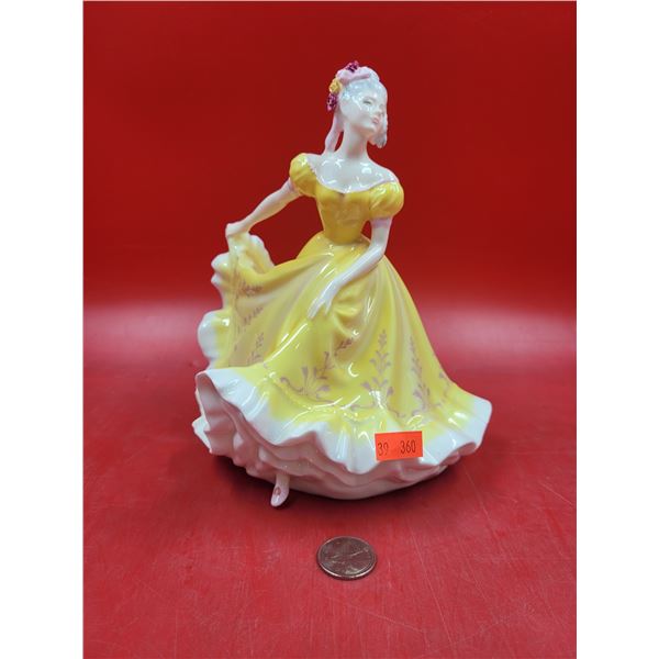1970 Royal Doulton "Ninette" Bone China Figurine HN 2379 Made in England