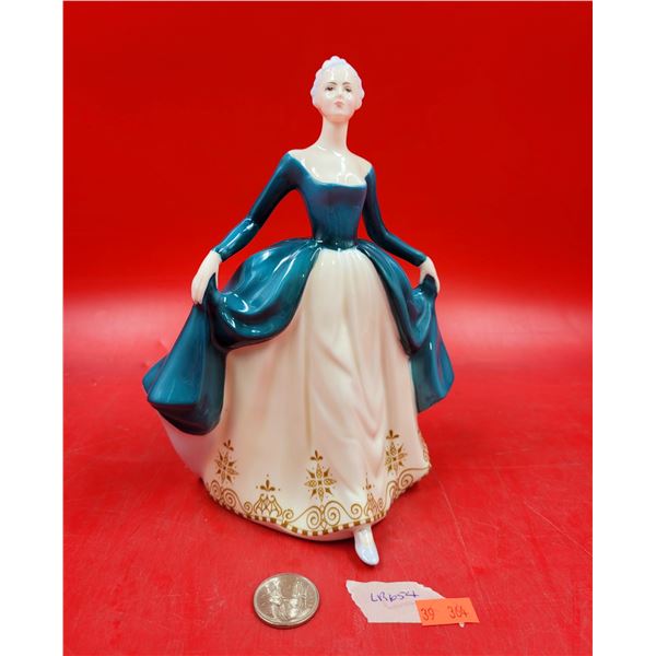 1974 Royal Doulton "Regal Lady" Bone China Figurine HN 2709 Made in England
