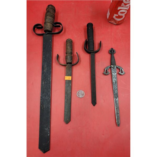 4 VTG Daggers