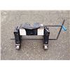 Image 2 : Reese Pro Series 15000 5th Wheel Trailer Hitch