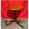 Image 1 : VTG Swivel Top Wooden Side Table
