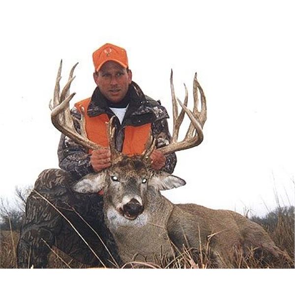 Kansas Trophy Archery Whitetail Hunt with Versailles Outfitter's