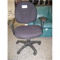 Black Mid Back Ergo Gas Lift Task Chair