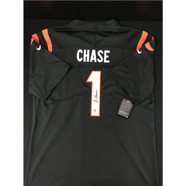 JA'MARR CHASE SIGNED CINCINNATI BENGALS SIGNED JERSEY (KB AUTHENTICS COA)