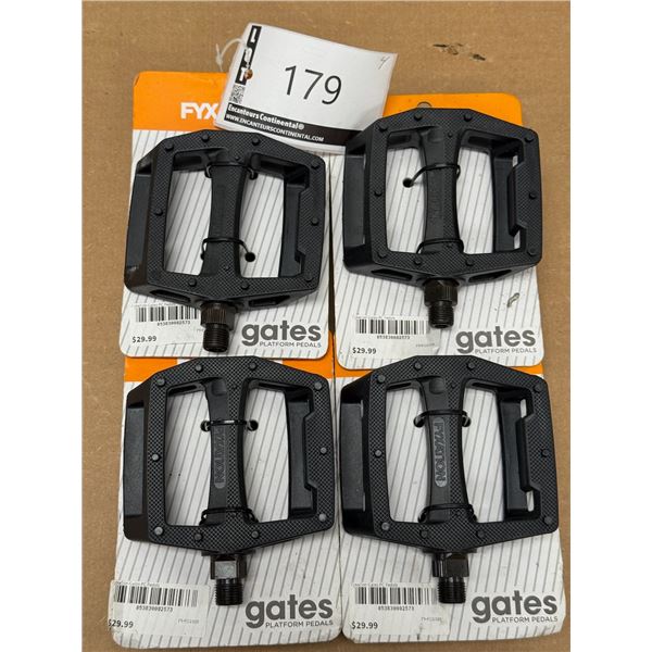 LOT DE 4 PAIRES DE PEDALES ASSORTIES