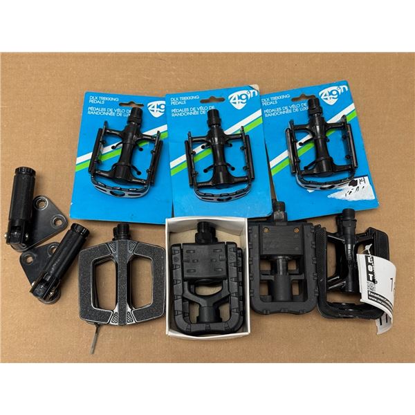 LOT DE 7 PAIRES DE PEDALES ASSORTIES