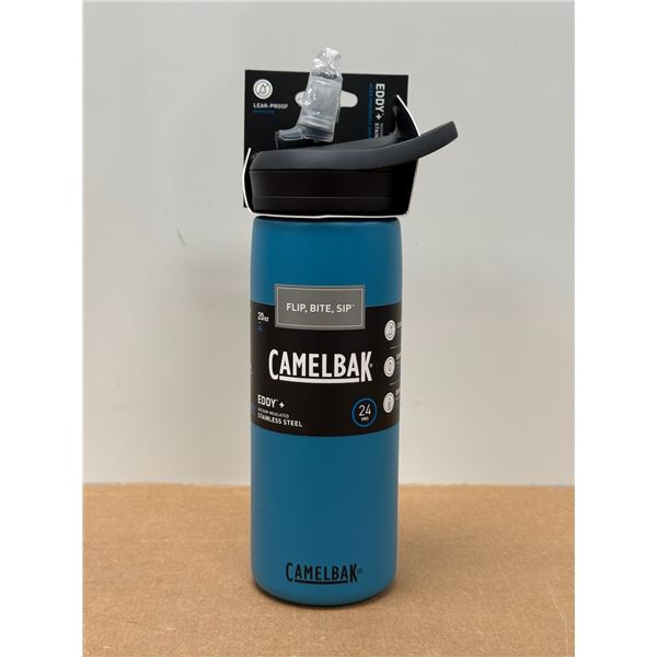 LOT DE 3 BOUTEILLES CAMELBACK
