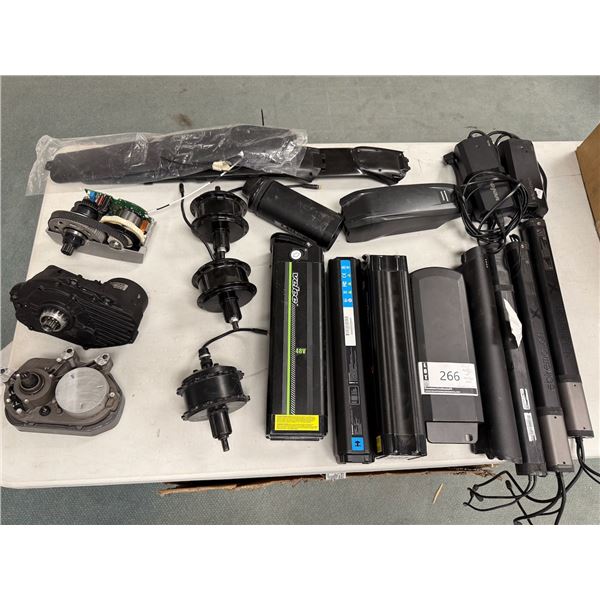 LOT DE BATTERIES, MOTEURS, ETC