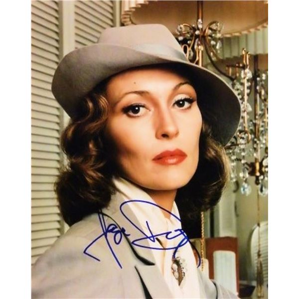 Faye Dunaway signed portrait photo