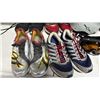 Image 2 : SHELF LOT OF ASSORTED SHOES, SKI GOGGLES, HELMET, & WETSUIT