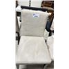 Image 2 : UPHOLSTERED CHAIR