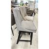 Image 2 : UPHOLSTERED SWIVEL-TOP CHAIR