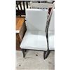 Image 2 : 2 WHITE CHAIRS