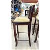 Image 5 : 2 HIGH-TOP BAR CHAIRS