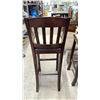 Image 6 : 2 HIGH-TOP BAR CHAIRS