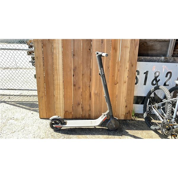 NINEBOT BY SEGWAY E-SCOOTER WITH BATTERY (NO KEY, NO CHARGER, UNKNOWN WORKING CONDITION)\