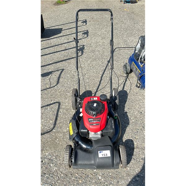 MTD GOLD FRONT WHEEL DRIVE GAS MOWER (NO REAR BAG UNKNOWN WORKING CONDITION)