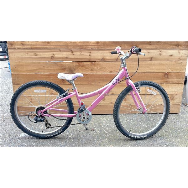 DIALED CHILDS 7-SPEED BIKE