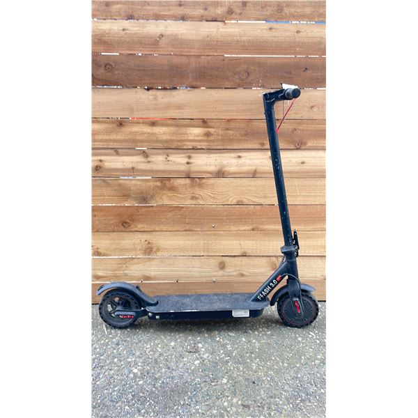FLASH 3.0 E-SCOOTER *UNKNOWN WORKING CONDITION MAY BE MISSING PIECES*