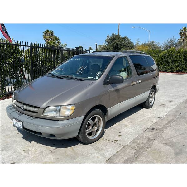 TOYT SIENNA 1999 T-DONATION