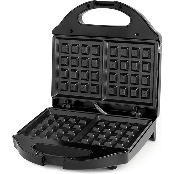 NEW SALTON BELGIAN WAFFLE MAKER
