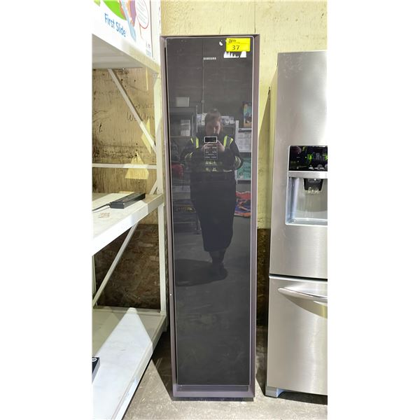 SAMSUNG AIRDRESSER STEAM CLOSET