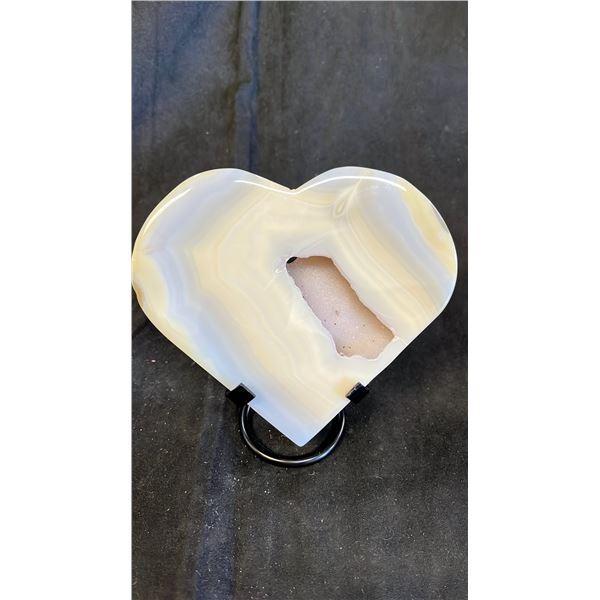 5.4" X 4.7" AGATE WITH DRUZY LISTED RETAIL $600