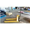 Image 2 : PALLET JACK 3300 LBS 36" JACK HEIGHT