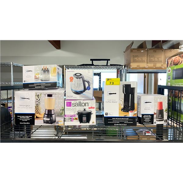 SHELF OF ASSORTED ITEMS INCLUDING; MAINSTAYS SINGLE-SERVE COFFEE MAKER, MAINSTAYS PERSONAL BLENDER,