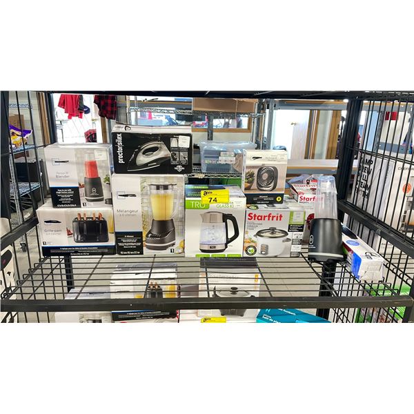 SHELF OF ASSORTED ITEMS INCLUDING; MAINSTAYS PERSONAL BLENDER, STARFRIT ELECTRIC 6-CUP RICE COOKER,