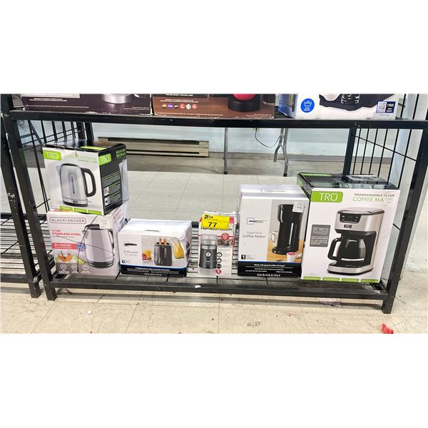 SHELF OF ASSORTED ITEMS INCLUDING; PROGRAMMABLE 12 CUP COFFEE MAKER, BLACK & DECKER 1.7QT