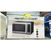 Image 1 : HAMILTON BEACH MICROWAVE OVEN 0.7 CU. FT.