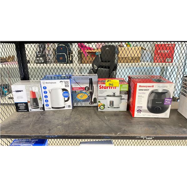 ASSORTED ITEMS INCLUDING; HONEYWELL HUMIDIFIER, STARFRIT ELECTRIC 6-CUP RICE COOKER, BLACK & DECKER