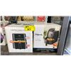 Image 1 : CHEFMAN TURBOFRY TOUCH 2L DIGITAL AIR FRYER & MAINSTAYS 2.2 QT AIR FRYER