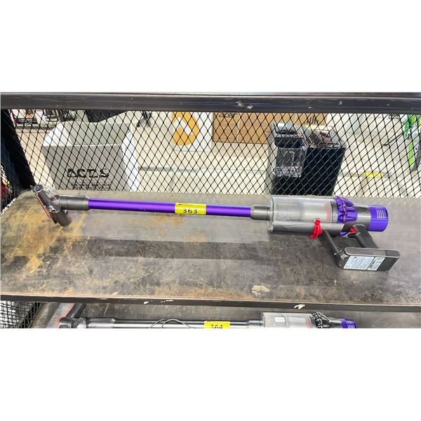 DYSON CORDLESS STICK VACUUM (NO CHARGER, NO ACCESSORIES, UNKNOWN WORKING CONDITION)