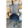 Image 2 : MESH BACK ROLLING OFFICE CHAIR