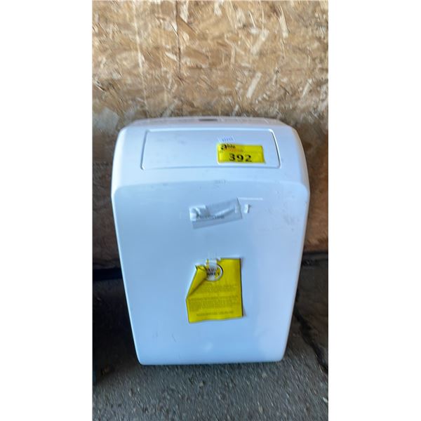 HISENSE 8000 BTU PORTABLE AIR CONDITIONER (UNKNOWN WORKING CONDITION, MAY BE MISSING PARTS &