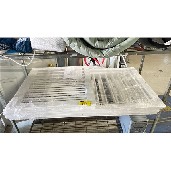 TODDLER CRIB (NO HARDWARE, MAY BE MISSING PARTS & PIECES)
